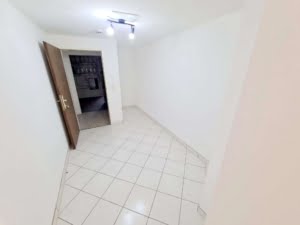 VERMIETET! Neu renoviert! Gemütliche 2 Zimmer Souterrain Wohnung inkl. Einbauküche – Steinbach/Ts