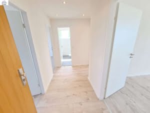 VERMIETET Was für ein Skylineblick neu saniert! Sonnige 3 Zimmerwhg. mit Balkon + EBK + neuem Bad