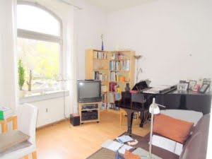 VERMIETET! Gemütliche 2 Zi Wohnung im Hochparterre geräumige Wohnküche – zentral in Heddernheim