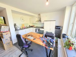 VERMIETET! Schickes 2-Zimmer Dachstudio mit großer Dachterrasse – ruhig + zentral Ostend
