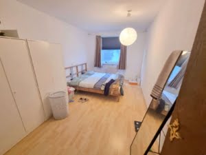 VERMIETET! Sonnige 2 Zimmerwohnung mit Wohnküche + großem Balkon – Bornheim Grenze Ostend