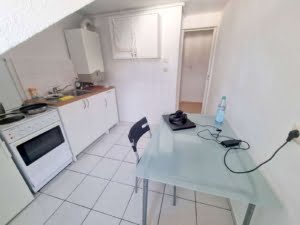VERMIETET! Gemütliche 2-Zimmer Dachgeschoss Wohnung inkl. EBK – Top Nordendlage bei Berger Straße