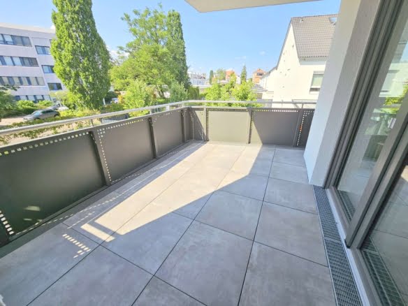VERMIETET! Richtig schick & Nagelneu : große 4-Zimmerwohnung mit großem Balkon – ruhig in Offenbach-Ost