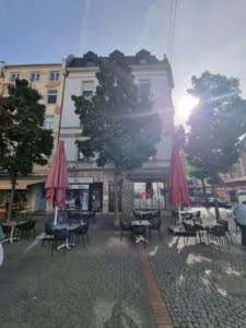 Vermietet! Richtig gemütliche kleine 2 Zimmerwohnung mit Wannenbad – mitten in Bornheim – auf der Berger Str.