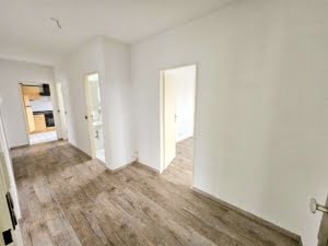 VERMIETET! Gemütliche 3 Zimmerwohnung mit großem Balkon in gepflegter Grünanlage in Bad Homburg