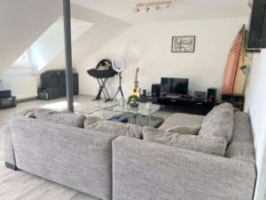 VERMIETET! Schickes 2-Zimmer Dachstudio mit großer Dachterrasse – ruhig + zentral Ostend