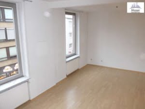 VERMIETET! Altbaucharme zentral in Bornheim! Helle 3 Zimmerwohnung direkt auf der Berger Straße