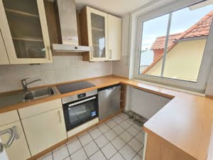 VERMIETET! Komplett renoviert in 2023! Große 3 Zimmerwohnung mit 2 Bädern + Balkon und inkl. Gartennutzung – Niederrad