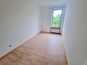 VERMIETET! Altbaucharme zentral in Bornheim! Gemütliche 3 Zimmer Wohnung mit Tageslichtbad