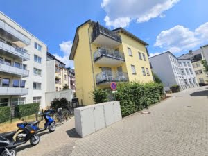 VERMIETET! Schicke 4 Zimmer Dachgeschosswohnung + 2 Balkone + 2 Bäder + Fußbodenheizung -ruhig + zentral in Rödelheim