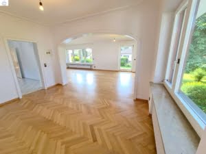 VERMIETET! Viel Platz auf 2 Etagen + großer Garten, 7 Zimmer + 2 Bäder + Doppelgarage