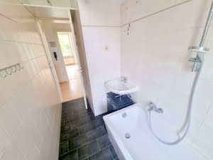 VERMIETET! Altbaucharme zentral in Bornheim! Gemütliche 3 Zimmer Wohnung mit Tageslichtbad