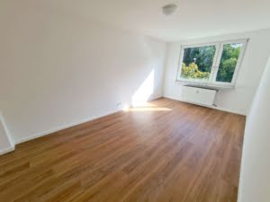 VERMIETET! Zweitbezug nach Sanierung 2022! Kompakt + schick: 2 Zimmerwhg inkl. neuw EBK – zentral Sachsenhausen