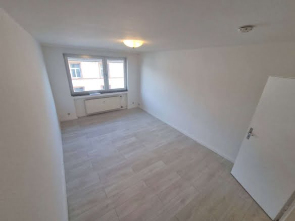 VERMIETET! Nagelneu saniert! 1 Zimmerwohnung mit sep. Küche – Top Lage Bornheim – Nähe Berger Str.