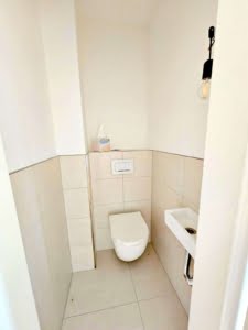 VERMIETET! Erstbezug nach Sanierung! Sonnige 4 Zimmerwohnung mit Balkon + Weitblick – Kriftel