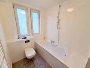 VERMIETET! 2022! Große 2 Zimmerwohnung mit Wohnküche und Loggia – zentral Nähe Uniklinik Niederrad