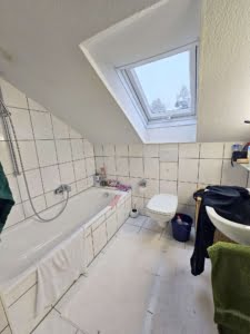 VERMIETET! Bezahlbar! 4 Zimmer – Dachgeschosswohnung – Top Lage Hofheim Kapellenberg