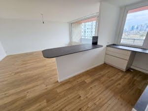 VERMIETET! Bester Skylineblick inkl. +Pool+Sauna im Haus! Schicke 3 Zimmer Wohnung mit Balkon –