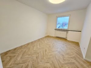 VERMIETET! Top Nordendlage! Auch WG- geeignet! Nagelneu sanierte 4 Zimmerwohnung im 5. OG
