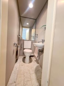 VERMIETET! Stylisch! Schicke 4 Zimmer offene Maisonette mit 2 Bädern + 2 Balkonen – Sachsenhausen