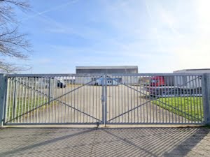 VERMIETET! Lager-/Produktionshalle mit vielen Möglichkeiten – gute Anbindung im Gewerbegebiet von Altenstadt
