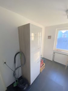 VERMIETET!2021 neu saniert! Toplage : Großes, sonniges 1 Zimmer Apt. mit Balkon + sep. Küche mit EBK
