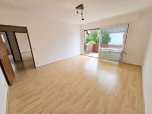 VERMIETET! Gemütliche 2-Zimmer Wohnung mit Balkon + nagelneues Bad- Top Lage Rumpenheim