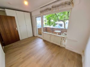 VERMIETET! Große 4-Zimmer Gartenwohnung mit 2 Balkonen + schickem  Bad  – top Lage Rumpenheim
