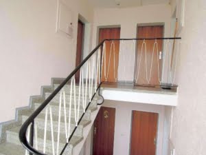 VERMIETET! Ruhig + renoviert 2019! Gepflegte 2 Zimmer mit Balkon – direkt am Kettler Krankenhaus