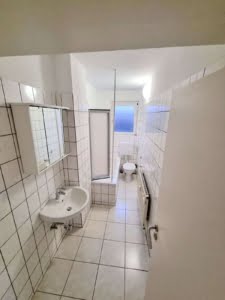 VERMIETET! Großzügige 3 Zimmerwohnung mit Südbalkon inkl EBK – zentral in Sachsenhausen