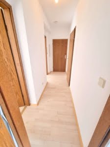 VERMIETET! Großzügige, sonnige 2 Zimmerwohnung mit Wohnküche und Balkon – Bornheim Grenze Ostend