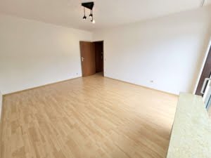 VERMIETET! Gemütliche 2-Zimmer Wohnung mit Balkon + nagelneues Bad- Top Lage Rumpenheim