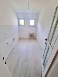 VERMIETET! Neu saniert! Sonnige 2 Zimmerwohnung mit Balkon – direkt am Kettler Krankenhaus