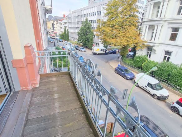 VERMIETET! TOP! Altbau im Westend ! Voll möblierte 2 Zimmerwohnung mit Balkon – min. für 9 Monate