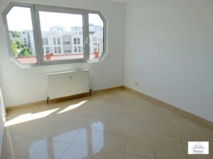 VERKAUFT! Schwimmbad + Sauna im Haus! Neu saniert! 3-Zimmer mit Balkon – Sachsenhausen