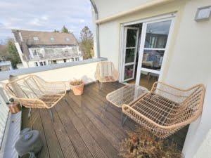 VERMIETET! Sehr großzügige 3-Zimmer Maisonette mit 2 Balkonen + TG-Platz – Top Lage Sachsenhausen