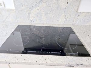 VERKAUFT!Attraktive große 3 Zimmer Dachstudio Whg. mit Balkon +Garagenpl – Top Lage nahe Stadtwald