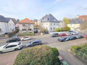 VERKAUFT! Große 4 Zimmer Terrassenwohnung + 2 Bäder + EBK + Kamin + Keller + Garage –