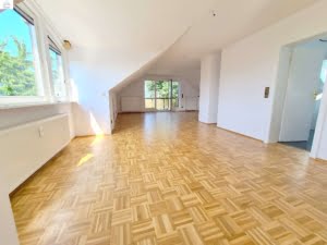 VERMIETET! Viel Platz auf 2 Etagen + großer Garten, 7 Zimmer + 2 Bäder + Doppelgarage