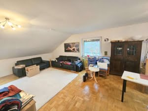 VERMIETET! Bezahlbar! 4 Zimmer – Dachgeschosswohnung – Top Lage Hofheim Kapellenberg