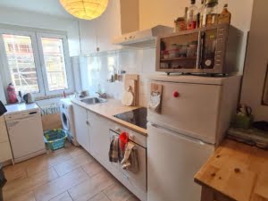 VERMIETET! 2-3 Zimmer inkl. off. Wohnküche + Balkon! Auch top WG geeignet – – EZB nah im Ostend