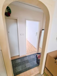 VERMIETET! Top Westendlage! Großzügig renoviert! 1 Zimmerwohnung mit Balkon + sep. Küche inkl. EBK