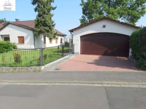 VERMIETET! Viel Platz auf 2 Etagen + großer Garten, 7 Zimmer + 2 Bäder + Doppelgarage