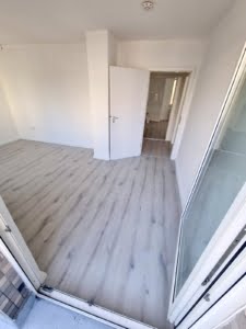 VERMIETET! Alles Neu Renoviert! Großzügige 4,5 Zimmerwohnung + Balkon – WG geeignet – zentralst in Offenbach