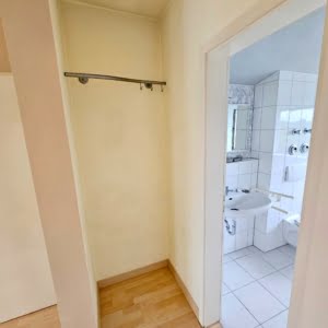 VERMIETET! Lichtdurchflutete 2 Zimmer DG-Wohnung mit Sonnenterrasse – zentral in Mühlheim-Dietesheim