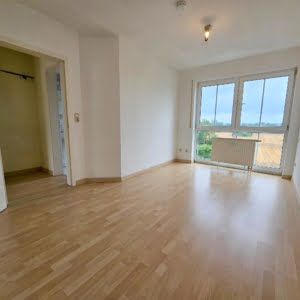 VERMIETET! Lichtdurchflutete 2 Zimmer DG-Wohnung mit Sonnenterrasse – zentral in Mühlheim-Dietesheim