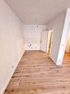 VERMIETET! Komplett neu renoviert! Großzügige 1-Zimmer Wohnung – mitten in der Offenbacher Fußgängerzone