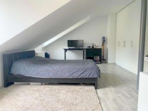 VERMIETET! Schickes 2-Zimmer Dachstudio mit großer Dachterrasse – ruhig + zentral Ostend