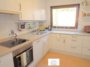 VERMIETET! sonnige 4,5 Zimmer mit Balkon – Parkett + Schwimmbad/Sauna im Haus – Niederad