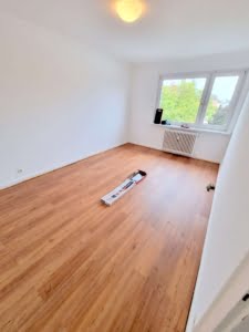 VERMIETET! Großzügige 3 Zimmerwohnung mit Südbalkon inkl EBK – zentral in Sachsenhausen